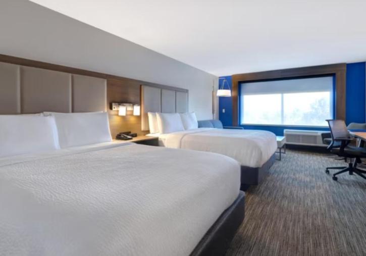 Holiday Inn Express & Suites - Detroit - Dearborn By Ihg Exterior photo